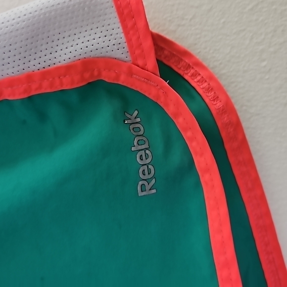 Large Reebok Running Shorts with lining - Picture 2 of 2